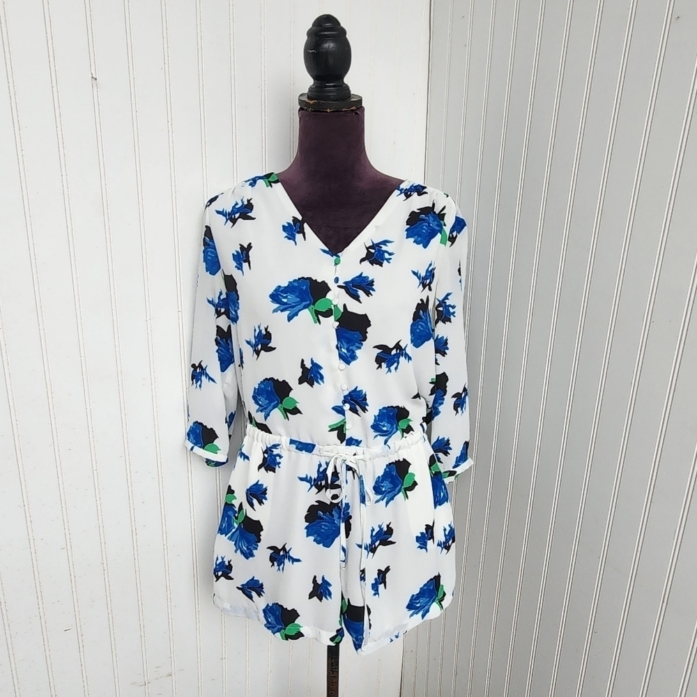 Lila Rose Women's Lined Romper White Blue Floral V-Neck Elastic Waist Sz 8